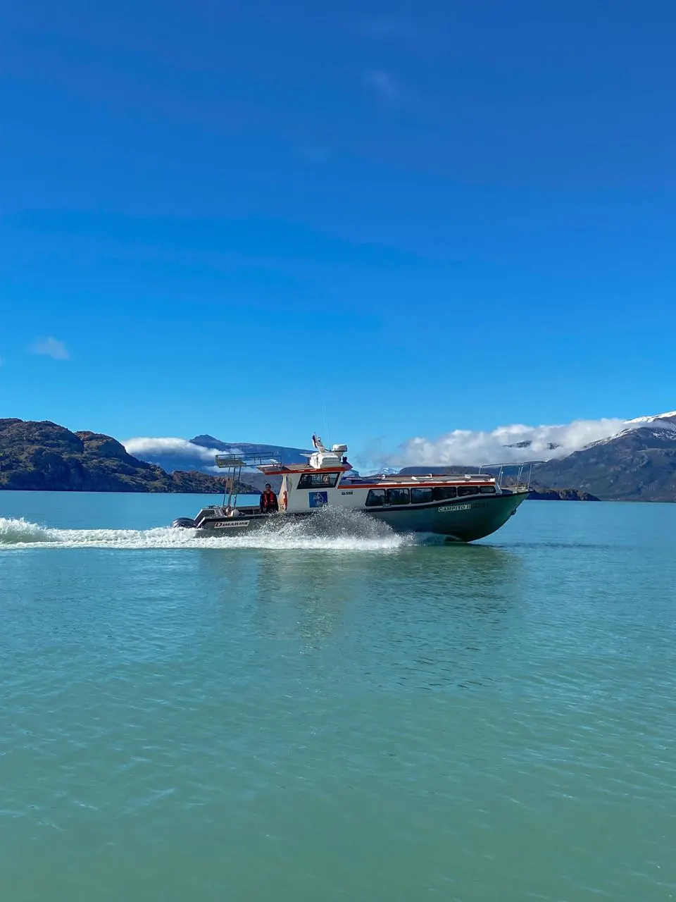 Nave de Ruedas de la Patagonia en el Lago O'Higgins